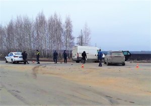 В Краснинском районе в столкновении с «Мерседесом» пострадал пассажир «Пежо»