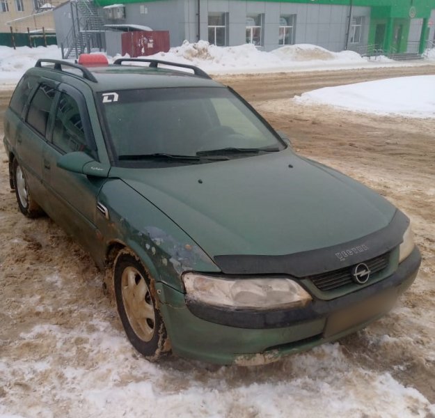 В Краснинском районе полицейские  раскрыли кражу денег из машины